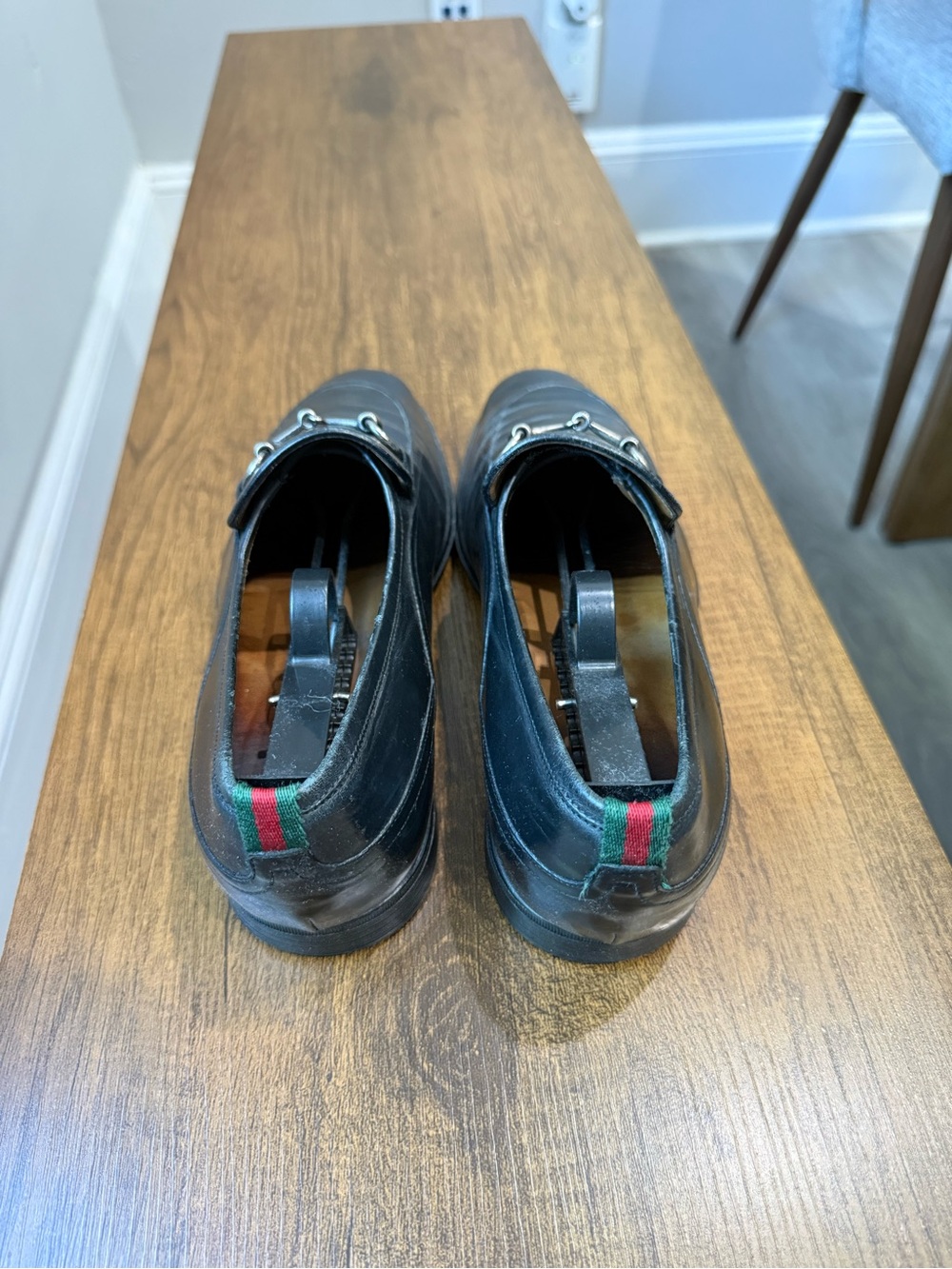 Gucci Black Leather Horsebit Loafers with Green-Red Heel Tab - Picture 3 of 6